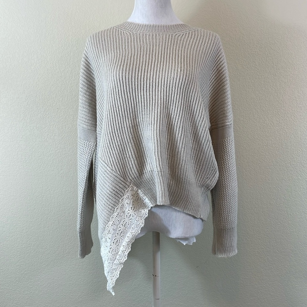 Anthropologie Lili’s closet light gray sweater with lace detail size MP‎